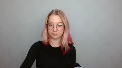 Abby Lovense is active online show from 12-15-24, 11:45