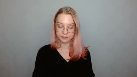 Abby Lovense is active online show from 12-16-24, 12:06