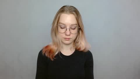 Abby Lovense is active online show from 01-05-25, 09:05