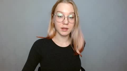 Abby Lovense is active online show from 01-05-25, 12:10