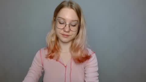 Abby Lovense is active online show from 01-12-25, 09:40