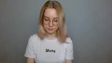 Abby Lovense is active online show from 01-13-25, 10:14