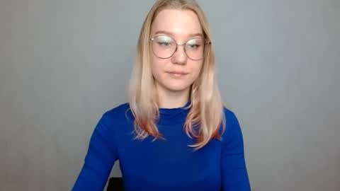 Abby Lovense is active online show from 01-18-25, 12:36