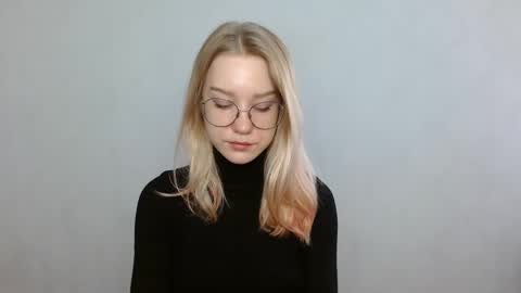 Abby Lovense is active online show from 02-03-25, 10:03