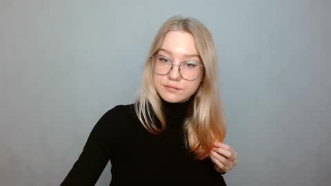 Abby Lovense is active online show from 02-03-25, 01:08