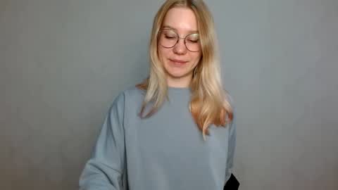 Abby Lovense is active online show from 03-05-25, 11:28