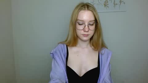 Abby Lovense is active online show from 11-01-25, 10:39