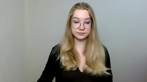 Abby Lovense is active online show from 04-30-26, 10:54