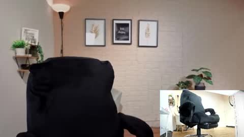 Snapshot of abbystones chatting on 07-31-26, 11:31 Abby Stones online show from 07-31-26, 11:31
