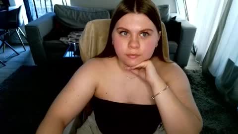 abbyvibe online show from 10-20-25, 02:39