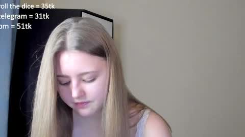 Snapshot of abbywyte chatting on 01-25-25, 01:19 Abby    Stream at Sat  Sun  Mon  Fri online show from 01-25-25, 01:19