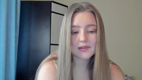 Snapshot of abbywyte chatting on 03-09-25, 02:54 Abby    Stream at Sat  Sun  Mon  Fri online show from 03-09-25, 02:54