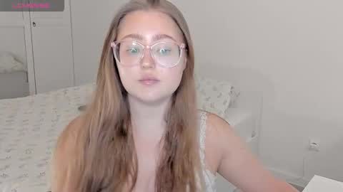 Snapshot of abbywyte chatting on 11-09-25, 02:04 Abby Stream at Sat Sun Mon Fri online show from 11-09-25, 02:04