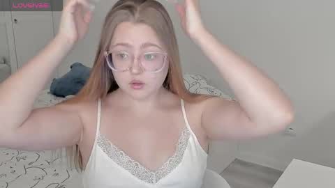 Snapshot of abbywyte chatting on 01-10-26, 02:41 Abby Stream at Sat Sun Mon Fri online show from 01-10-26, 02:41