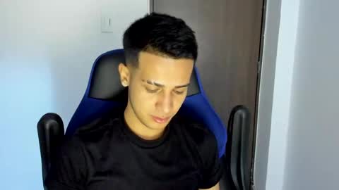 Independence model AbelAsburgo online show from 02-15-25, 06:55