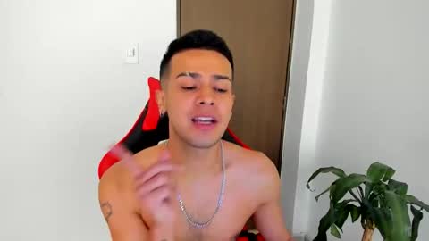 Independence model AbelAsburgo online show from 04-10-26, 09:19