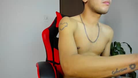 Independence model AbelAsburgo online show from 04-23-26, 06:36