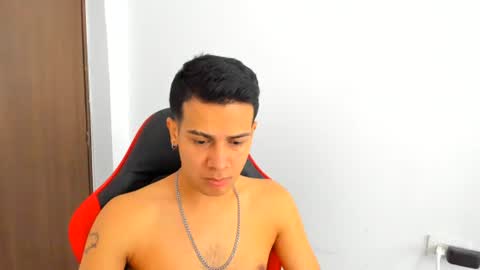 Independence model AbelAsburgo online show from 07-13-26, 07:49