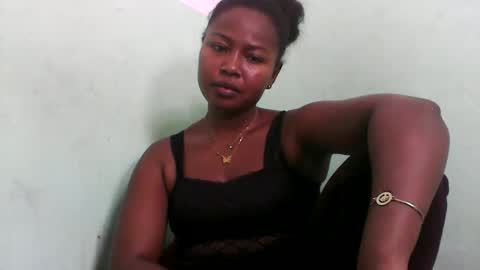 Snapshot of abella677022 chatting on 02-15-26, 06:32 abella677022 online show from 02-15-26, 06:32