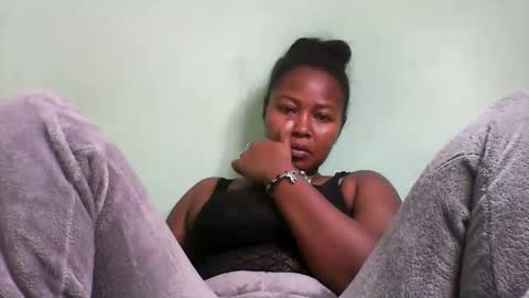 Snapshot of abella677022 chatting on 03-11-26, 06:25 abella677022 online show from 03-11-26, 06:25