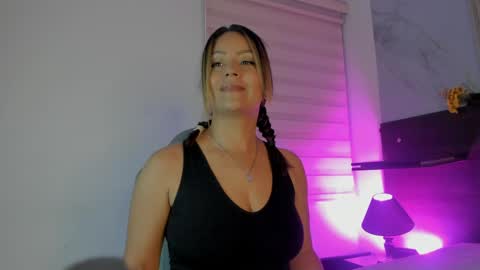 abella_as_ online show from 04-14-26, 04:51