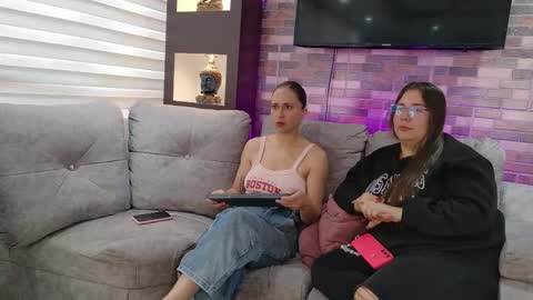 Snapshot of abella_as_ chatting on 05-20-26, 02:01 abella_as_ online show from 05-20-26, 02:01