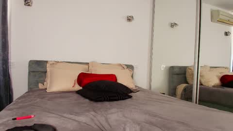 Mermaid online show from 04-05-26, 10:12