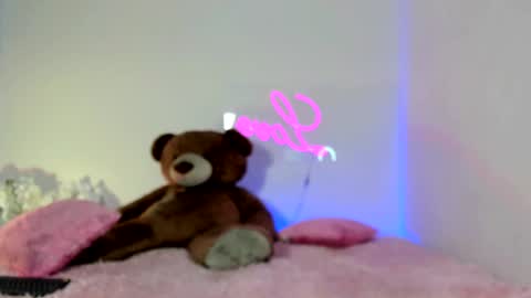 Snapshot of abellaconnor chatting on 02-08-25, 08:21 Abella and Kendra online show from 02-08-25, 08:21