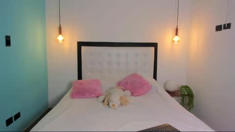 Snapshot of abellaconnor chatting on 03-04-25, 10:16 Abella and Kendra online show from 03-04-25, 10:16