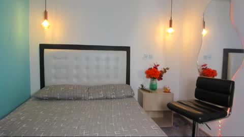 Snapshot of abellaconnor chatting on 11-05-25, 10:21 Abella and Kendra online show from 11-05-25, 10:21