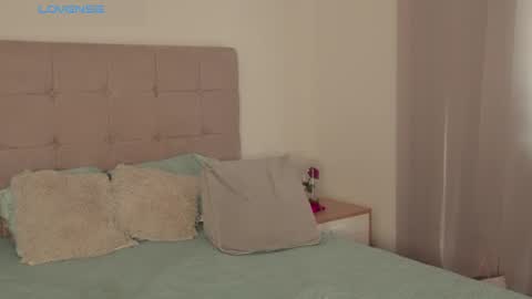 Snapshot of abellacroft chatting on 02-17-25, 03:09 Abella online show from 02-17-25, 03:09