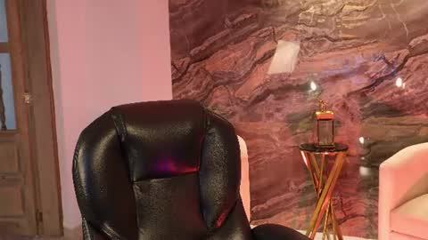 Snapshot of abellacroft chatting on 07-17-26, 12:45 Abella online show from 07-17-26, 12:45