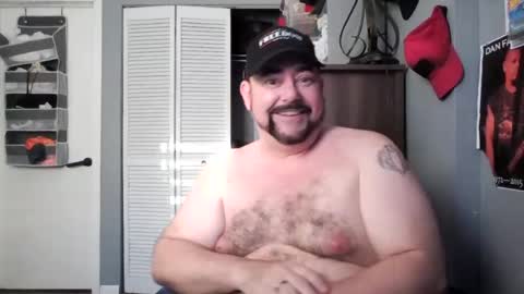 Snapshot of abennett76 chatting on 06-13-26, 02:20 AJ online show from 06-13-26, 02:20