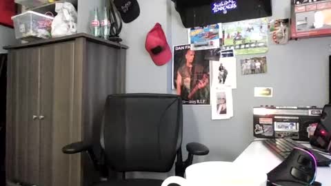 Snapshot of abennett76 chatting on 07-07-26, 02:21 AJ online show from 07-07-26, 02:21