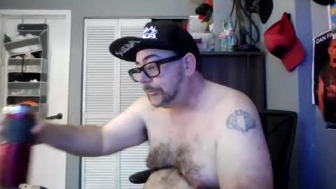 Snapshot of abennett76 chatting on 07-12-26, 01:02 AJ online show from 07-12-26, 01:02