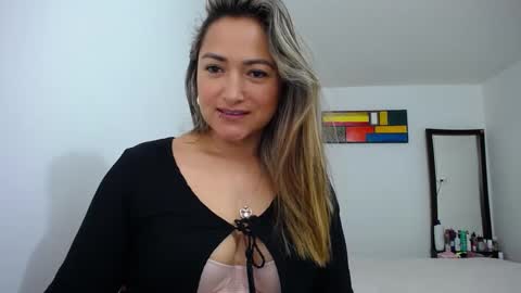 Snapshot of abie_spicy_ chatting on 01-24-25, 02:19 ximena online show from 01-24-25, 02:19