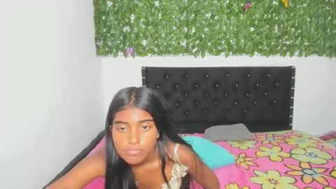 Snapshot of abigail_hot10 chatting on 10-09-25, 03:21 abigail_hot10 online show from 10-09-25, 03:21