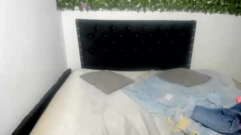 Snapshot of abigail_hot10 chatting on 11-13-25, 05:45 abigail_hot10 online show from 11-13-25, 05:45