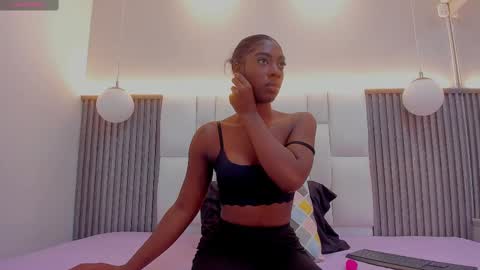 Snapshot of abigail_montoya chatting on 09-25-25, 11:47 Abigail online show from 09-25-25, 11:47