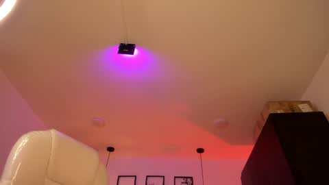 Snapshot of abiigaiil_ chatting on 02-08-25, 12:28 Abigail online show from 02-08-25, 12:28