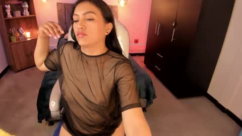 Snapshot of abiigaiil_ chatting on 02-21-25, 11:43 Abigail online show from 02-21-25, 11:43