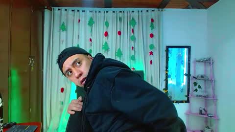 Snapshot of abnerdam chatting on 11-11-25, 02:06 abnerdam online show from 11-11-25, 02:06