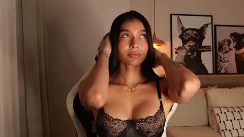 Snapshot of abril_w18 chatting on 11-11-25, 11:05 My name is Alexa. Please say hello I like to chat with you. If you have requests please use tip online show from 11-11-25, 11:05