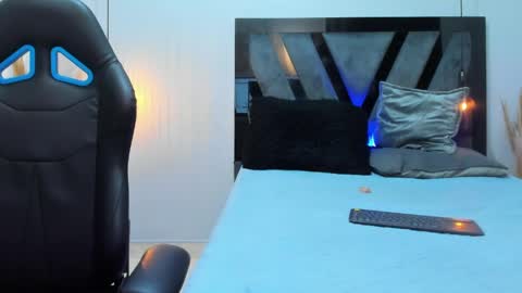Abril online show from 04-13-26, 06:30