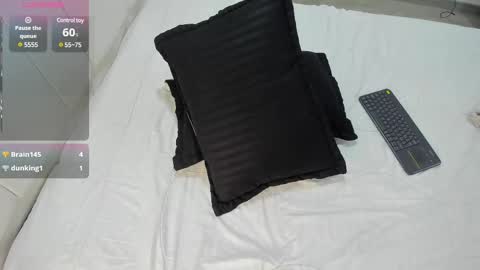 AbrilSonne online show from 02-12-25, 09:01