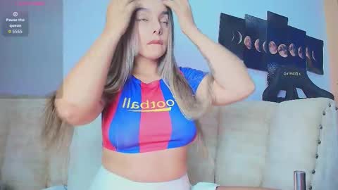 Snapshot of abrilzannety chatting on 01-11-26, 11:54 Abril online show from 01-11-26, 11:54