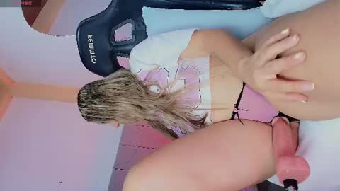 Abril online show from 06-19-26, 12:59