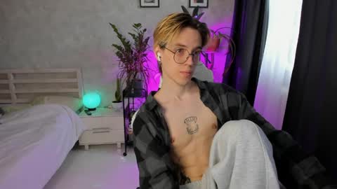 Snapshot of abslut chatting on 05-01-26, 10:09 Nick online show from 05-01-26, 10:09