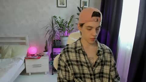Snapshot of abslut chatting on 05-07-26, 08:20 Nick online show from 05-07-26, 08:20
