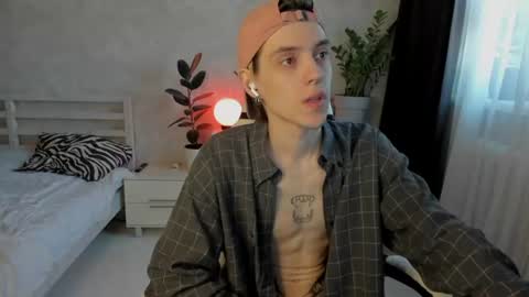 Snapshot of abslut chatting on 06-11-26, 11:36 Nick online show from 06-11-26, 11:36